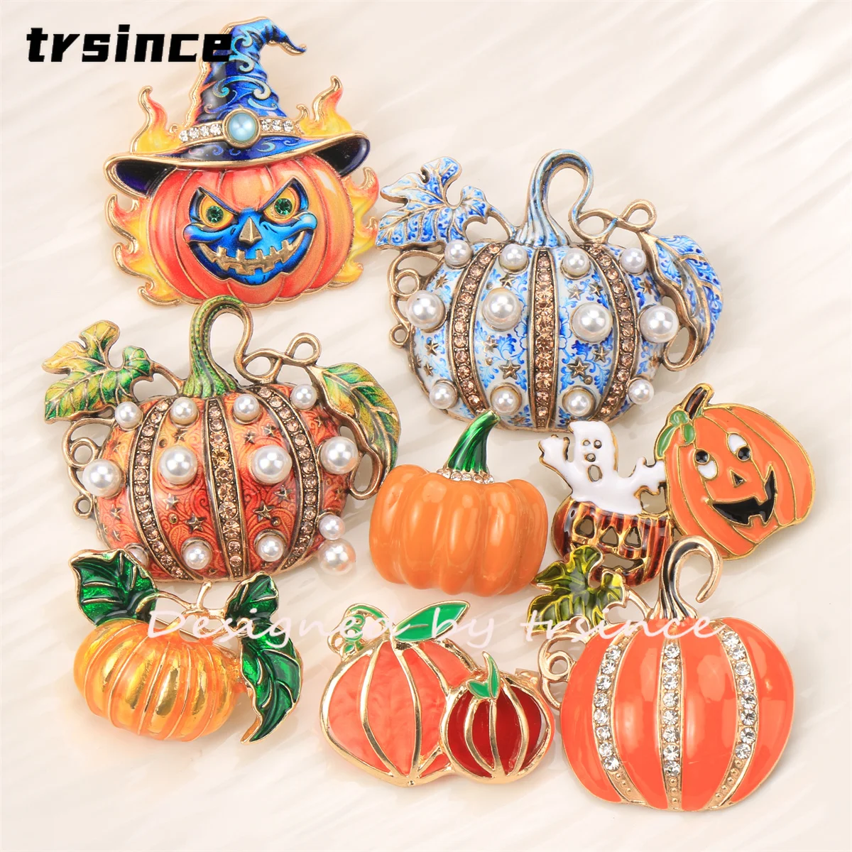 Halloween Pumpkin Brooch Vintage Rhinestone Pearl Pumpkin Lapel Pin Fall Theme Jewelry Gift for Ladies Party Suit Accessories