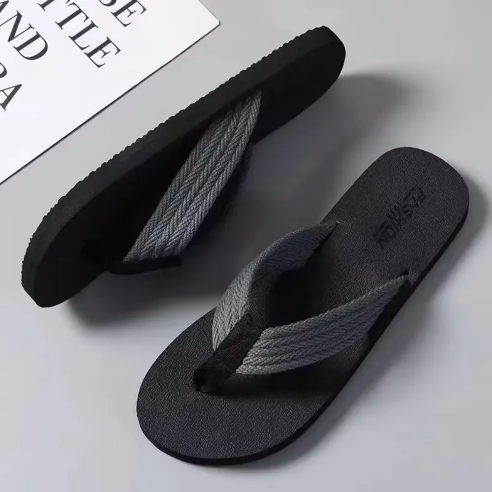 Men Slippers Summer Trend Lightweight Flip Flops Man Minimalist Fashion Holiday Leisure Beach Slippers Men Chanclas Pantuflas