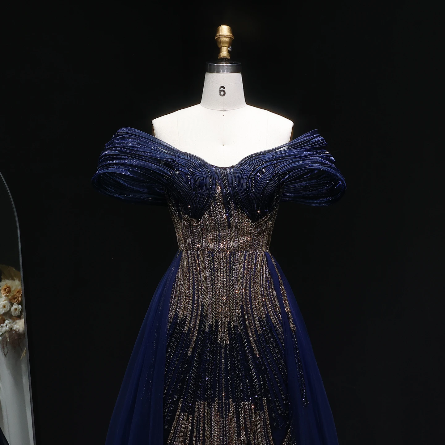 Sharon Said Schwarzes Meerjungfrauen-Abendkleid, langes, elegantes, schulterfreies Ballkleid mit Überrock, Perlenstickerei, arabisches Abendkleid, SS717, individuell anpassbar – Detail 6