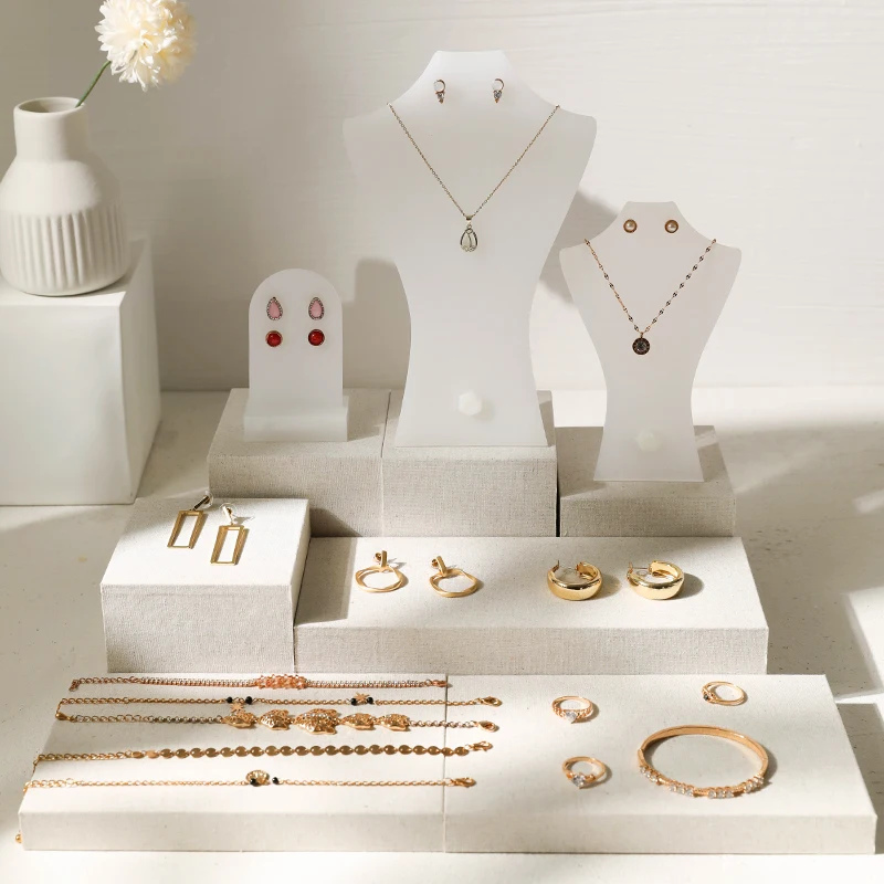 Jewellery Display Riser Hollow Block Ring Earrings Bracelet Jewelry Accessories Collectibles Linen Cube Stand for Window Cabinet