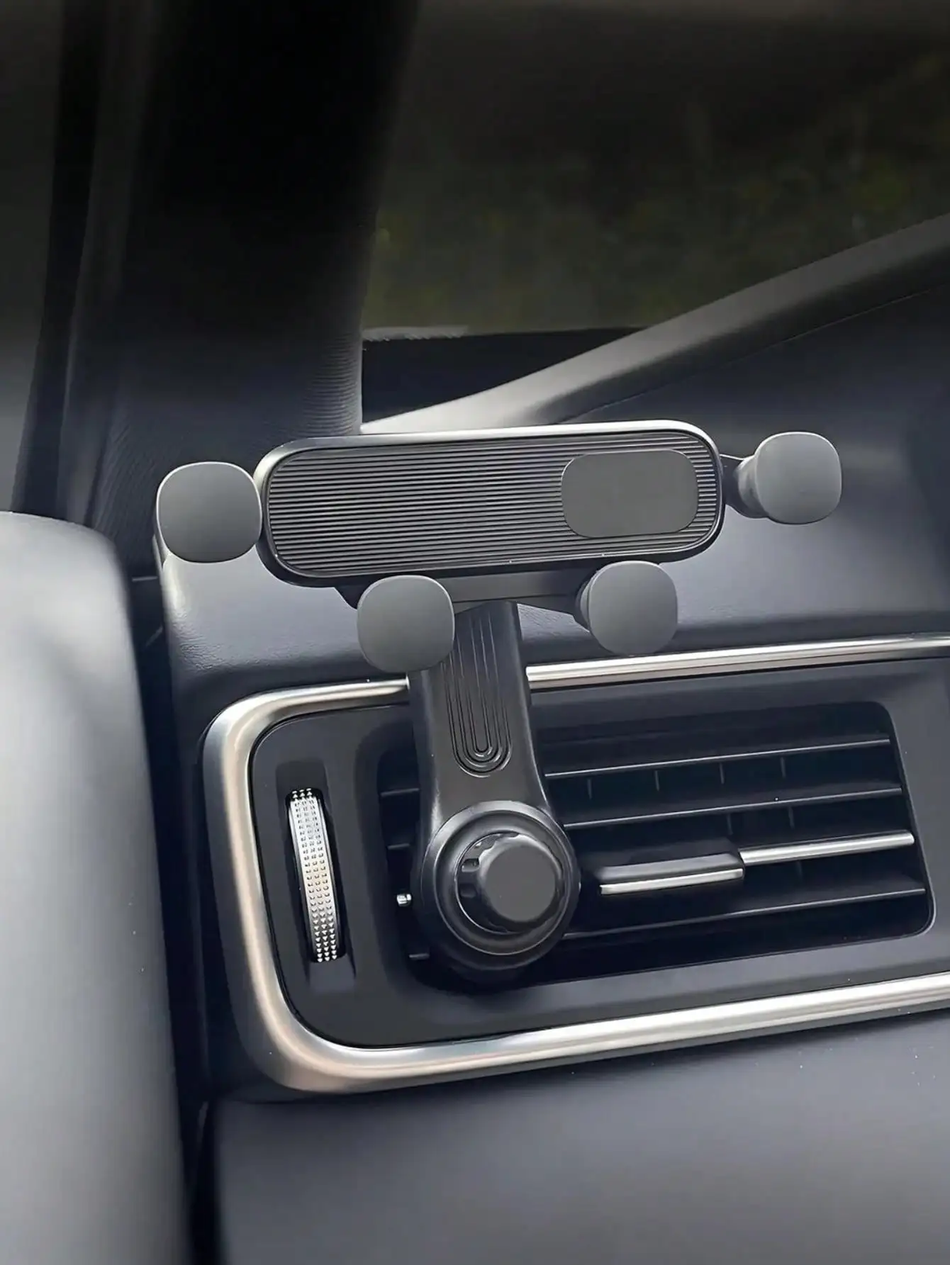 New Gravity-Sensing Car Air Vent Phone Holder - 4-Point Anti-Slip Clamp + Fan Blade Stabilizer, Universal for All Phones