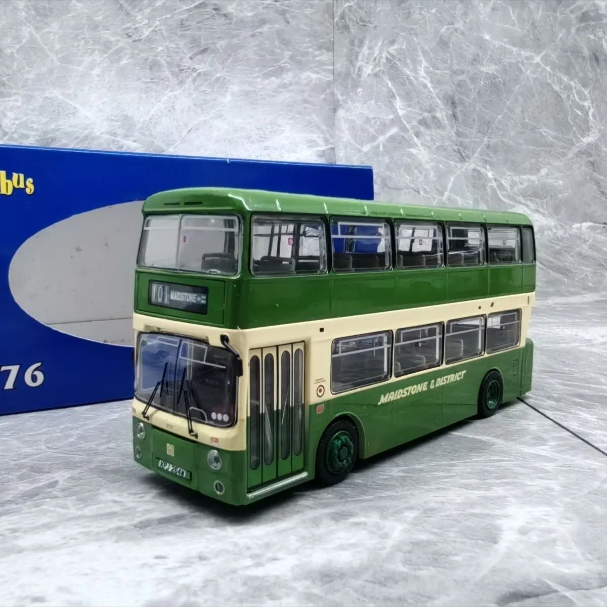 

Атлас 1/76 101, модель двухэтажного автобуса London, статическое украшение, задняя крышка можно открыть