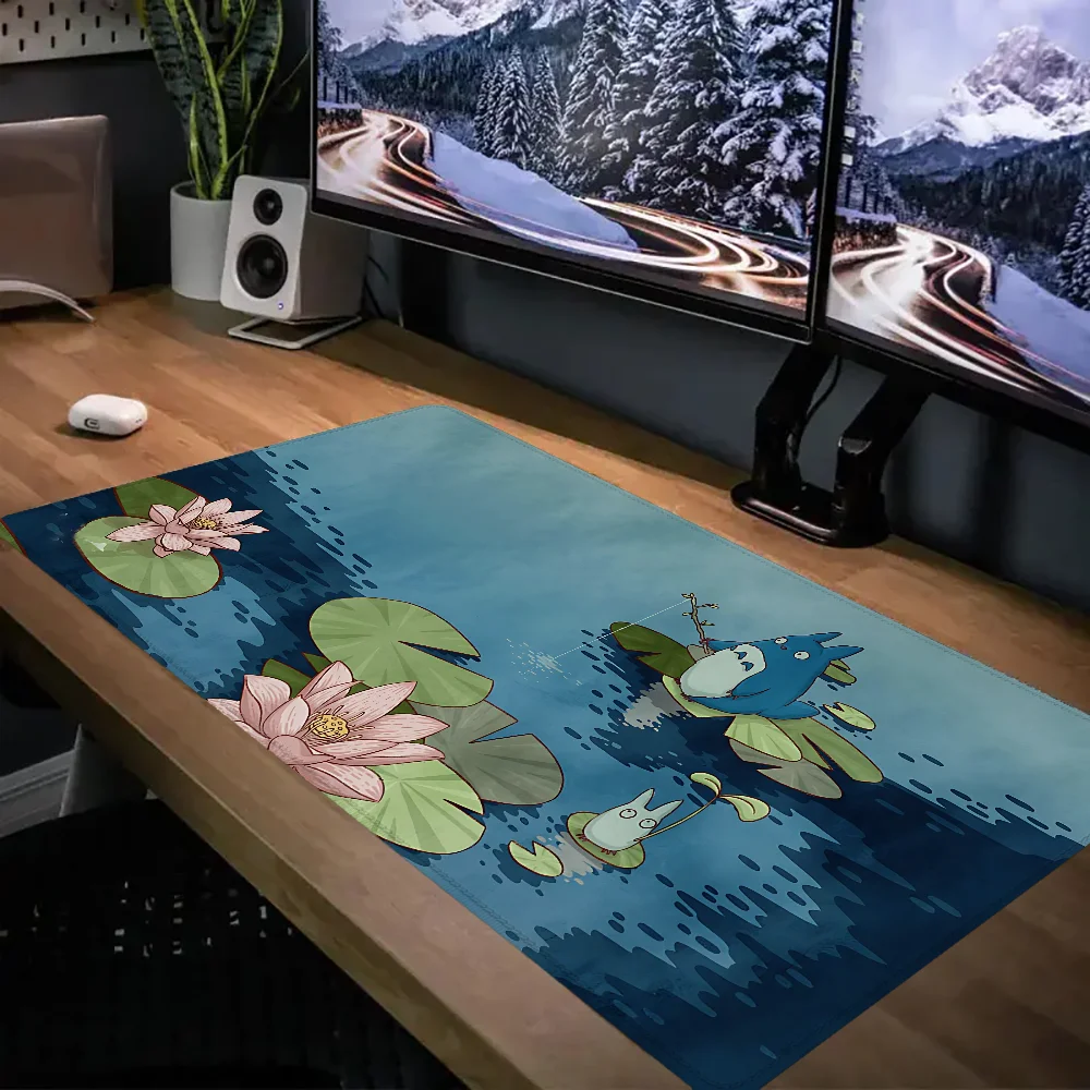 

Коврик для мыши Totoros Gamer Mause Pad Коврик для мыши для компьютерной клавиатуры Настольные коврики Игровой ноутбук Xxl Коврик для мыши 900 × 400 Симпатичный настольный коврик