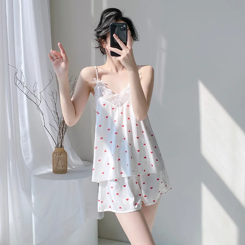 

Летний комплект пижам с принтом LOVE, женская кружевная пижама, сексуальный комплект с топом на бретелях и шортами, атласная ночная одежда, домашняя одежда