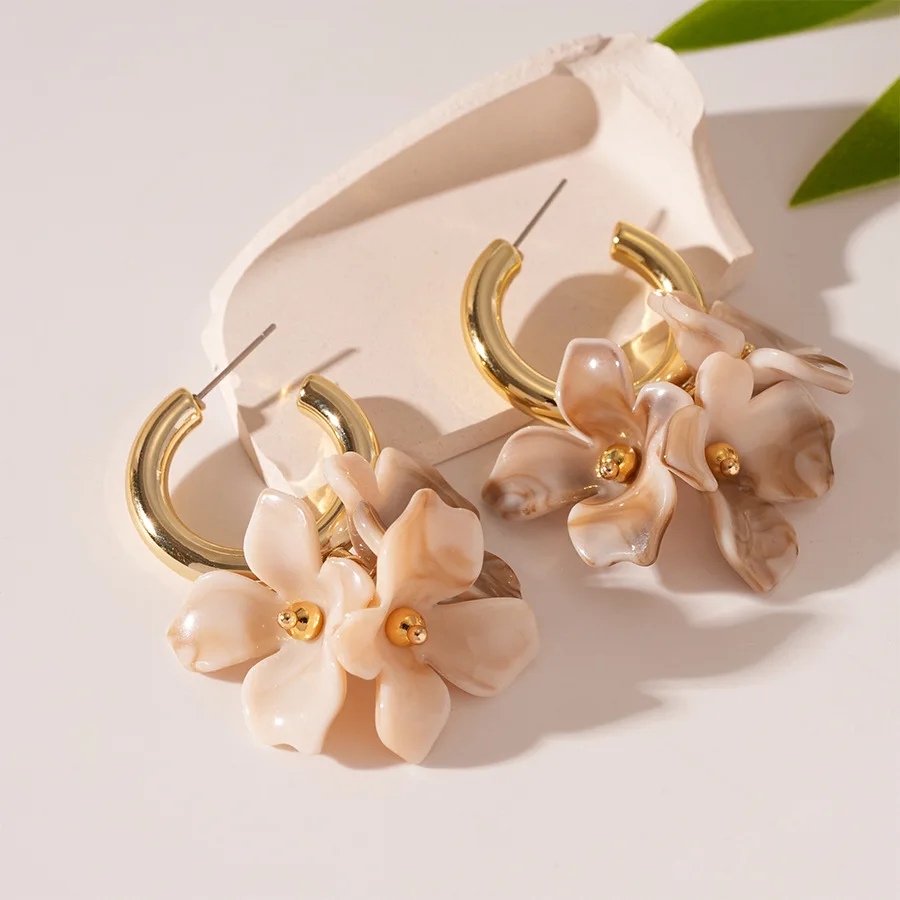 Vintage Acrylic Petal Flower Pendant Earrings For Women Charm Fashion Metal Resin Flower Earring Wedding Party Jewelry Lady Gift