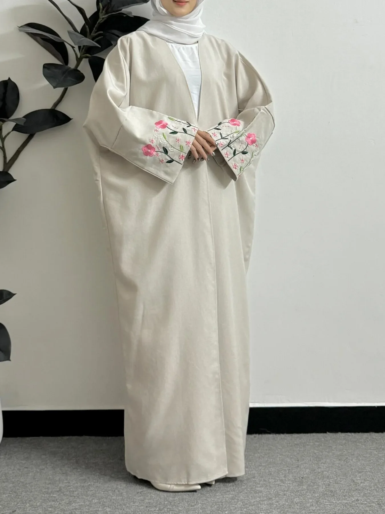 Open Front Abaya Women Maxi Length Dress Embroidery Floral Women\'s Clothing Muslim Abayas Long Sleeve Kaftans Women Jilbabs