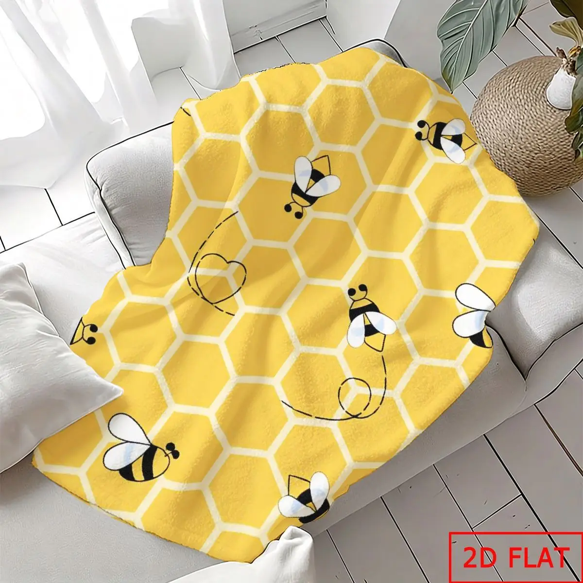 2D Flat Printing - 1pc Extra Large Flannel Blanket with Cute Bee And Honeycomb Theme Print - All-Season Ultra-Soft Blanket, Mach