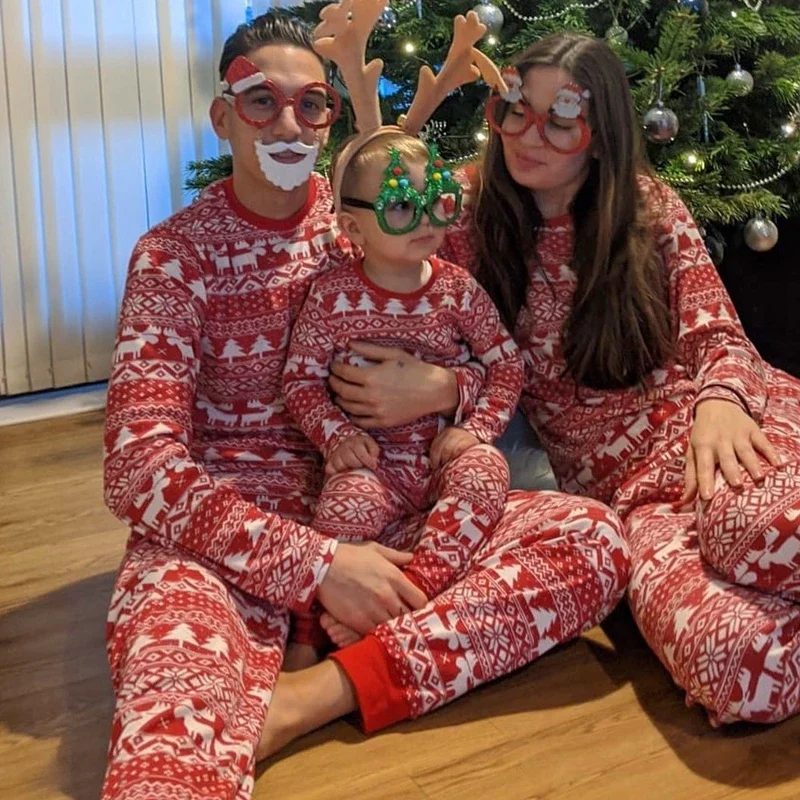 Merry Xmas 2026 Allover Print Christmas Pyjamas Set Adult Kids Matching Pyjamas Baby Dog Romper Loose Soft Sleepwear Family Look