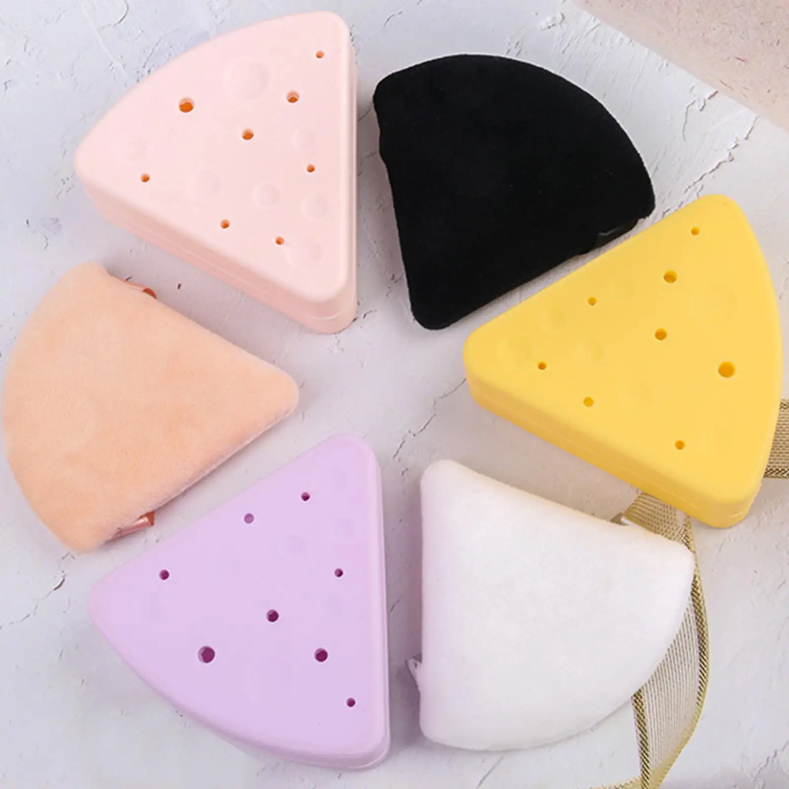 حامل إسفنجة مكياج مثلثة، صندوق تخزين من السيليكون الناعم، حافظة منتفخة محمولة مقاومة للغبار لتنظيم مستحضرات التجميل أثناء السفر
