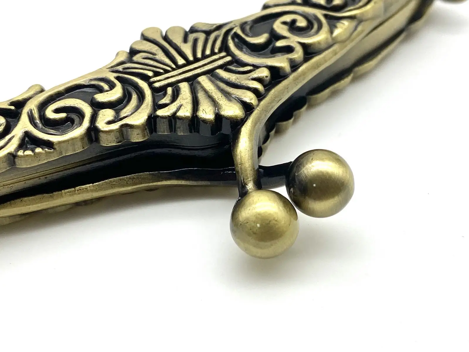 1 pièce 5 pouces 13.5 Cm Vintage charme vis en alliage de Zinc sur sac à monnaie sac à main pochette cadre matériel approvisionnement Antique cadre en laiton fermoir