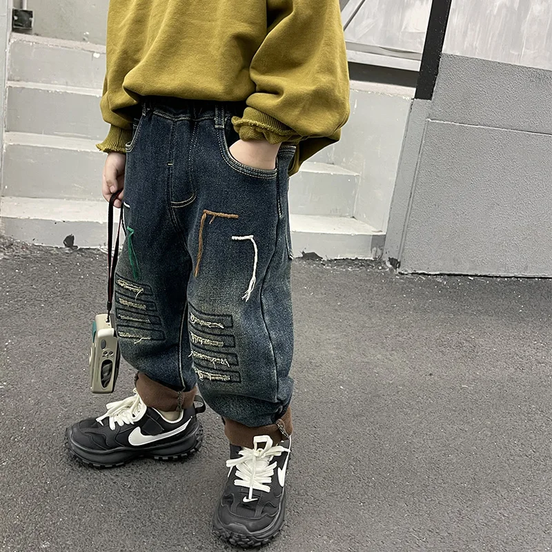 جينز للأولاد مبطن بالصوف 2025 جديد لخريف وشتاء الأولاد الكل في واحد سروال طويل للأطفال من الصوف للأطفال الأكبر سنا غير رسمي