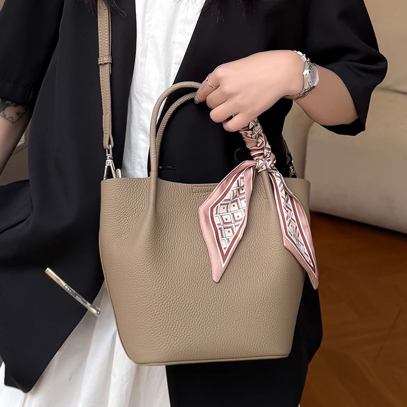 

Women's Cow Leather Shoulder Bags Female Fashion Trend Luxury Commute Handbags Ladies Retro Genuine Cowhide Bag with a ribbon