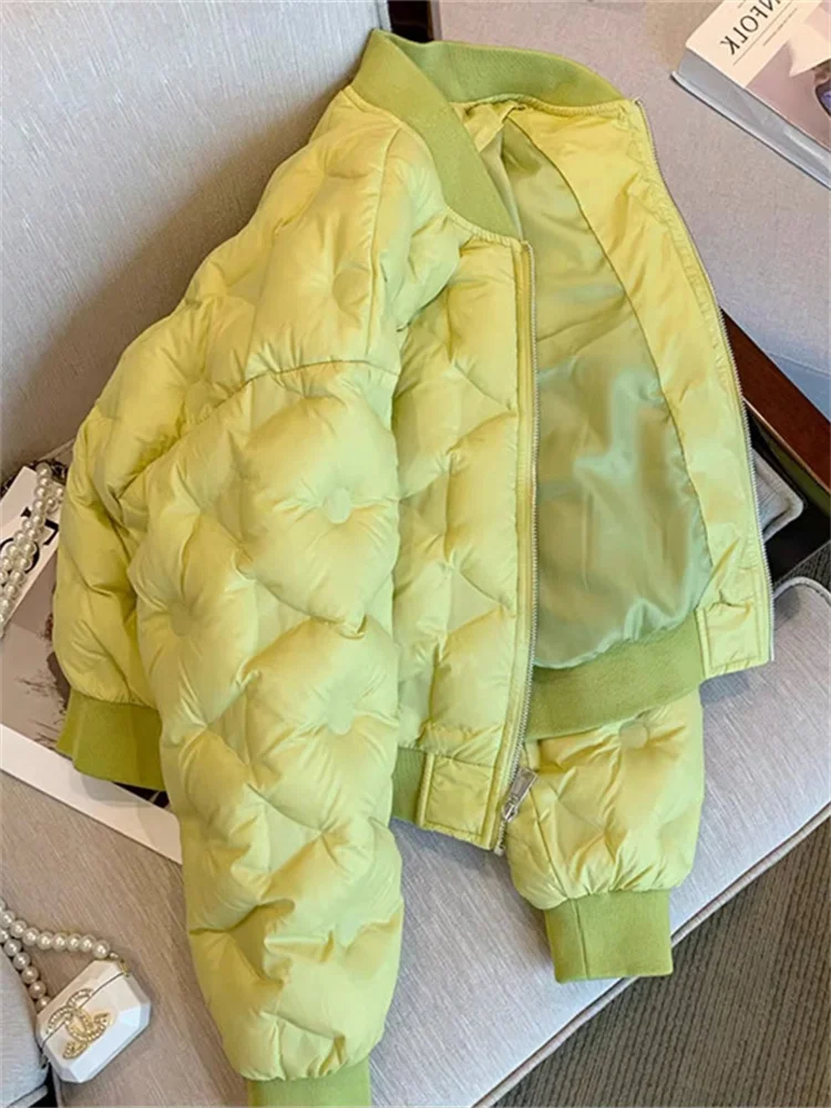 เสื้อแจ็คเก็ตพาร์กาครอปคอโอสีเขียวสำหรับผู้หญิง เสื้อคลุมกันหนาวแบบหนา สไตล์ฮาราจูกุ ทรงโอเวอร์ไซส์ เสื้อแจ็คเก็ตบุหนา สไตล์วินเทจ ยุค 2000 เสื้อผ้าฤดูหนาว