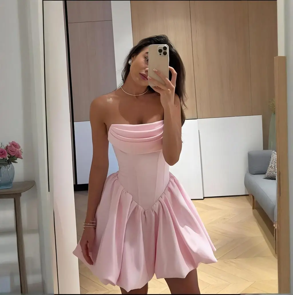 

Lovely Satin Short Pink Homecoming Dresses for Teens 2025 Strapless Ruffle Ball Gown Mini semi formal dress Prom Party Dress
