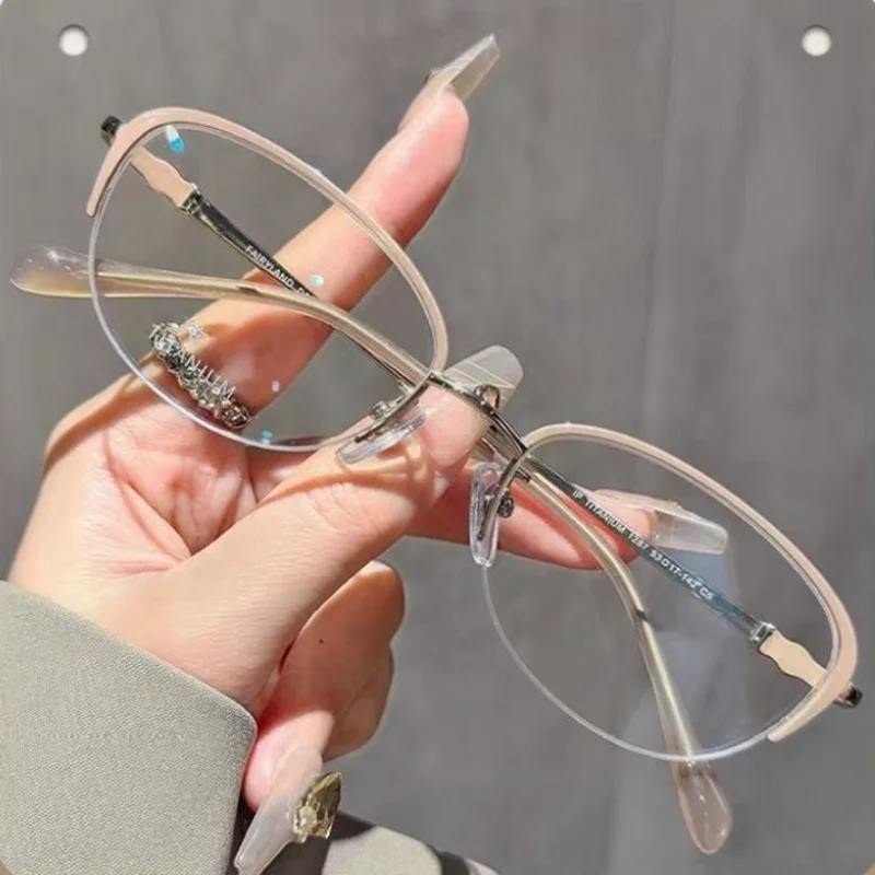 2026 New Fashionable Personalized HD Golden Thread Cat Eye Women's Myopia Glasses Ultra Light Luxury Anti Blue Light Glasses