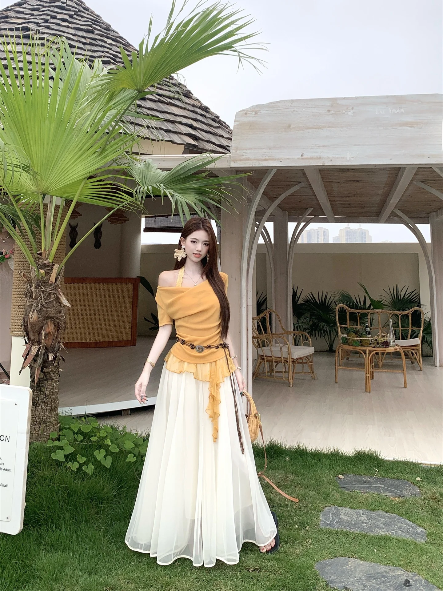 

Kumikumi Gentle Wind Short Sleeve T-Shirt Women's Hanging Neck Vest Summer Drape Skirt Three-piece Set High Waist A-Line Skirt