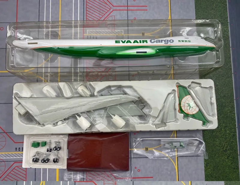 1:200 Scale Lufthansa Airlines Airplane EVA Air Cargo B747-8  Plastic ABS Assembly Model With Base Landing Gears For Collection