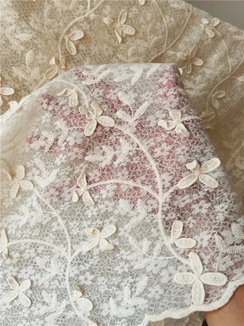 

Великолепная 3D цветочная вышивка, сетчатая жаккардовая кружевная ткань полной ширины для свадебных платьев и женской одежды, дизайнерская кружевная ткань