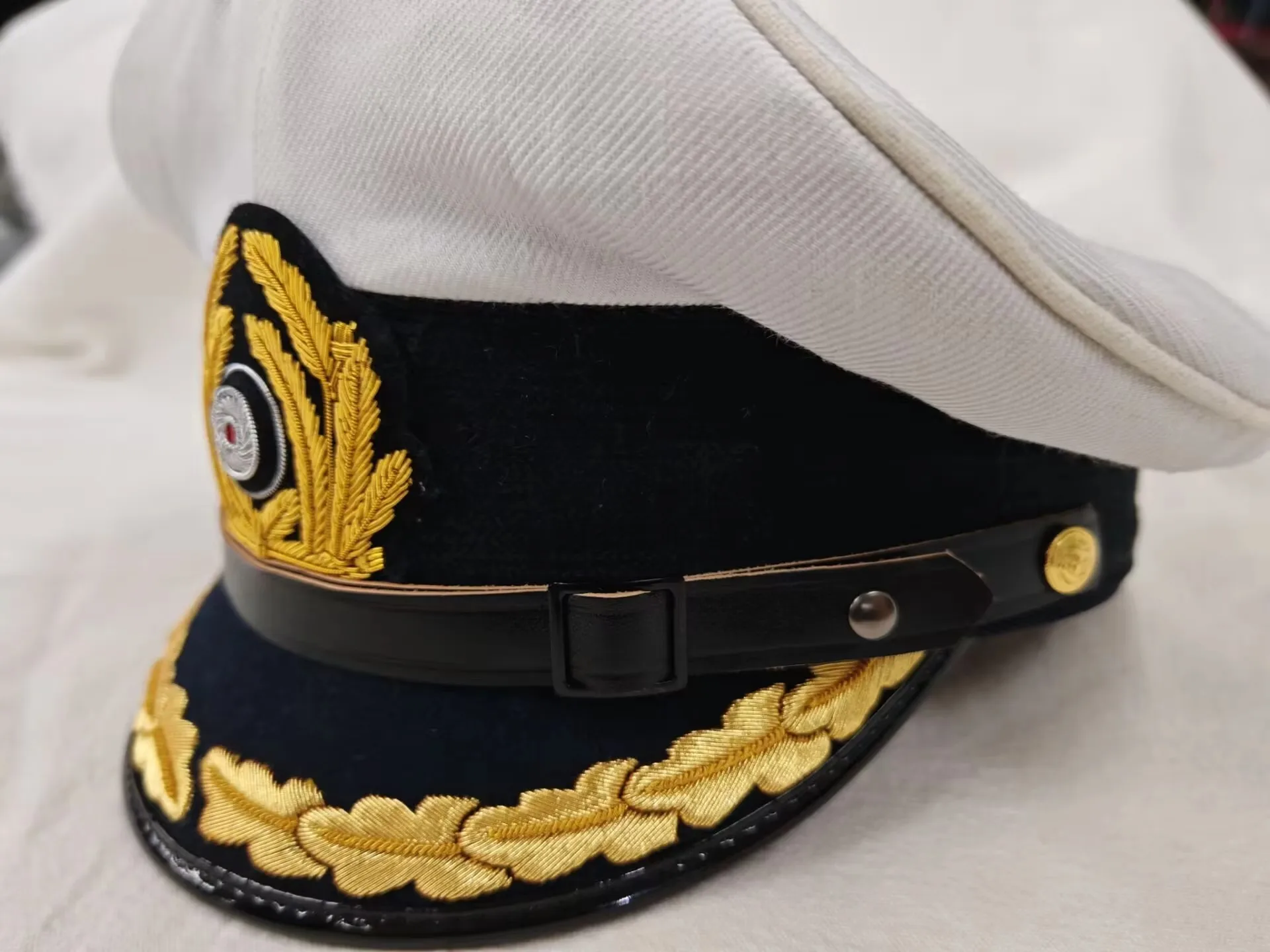E.M.D  Maritime captain white twill cotton and linen hat suit