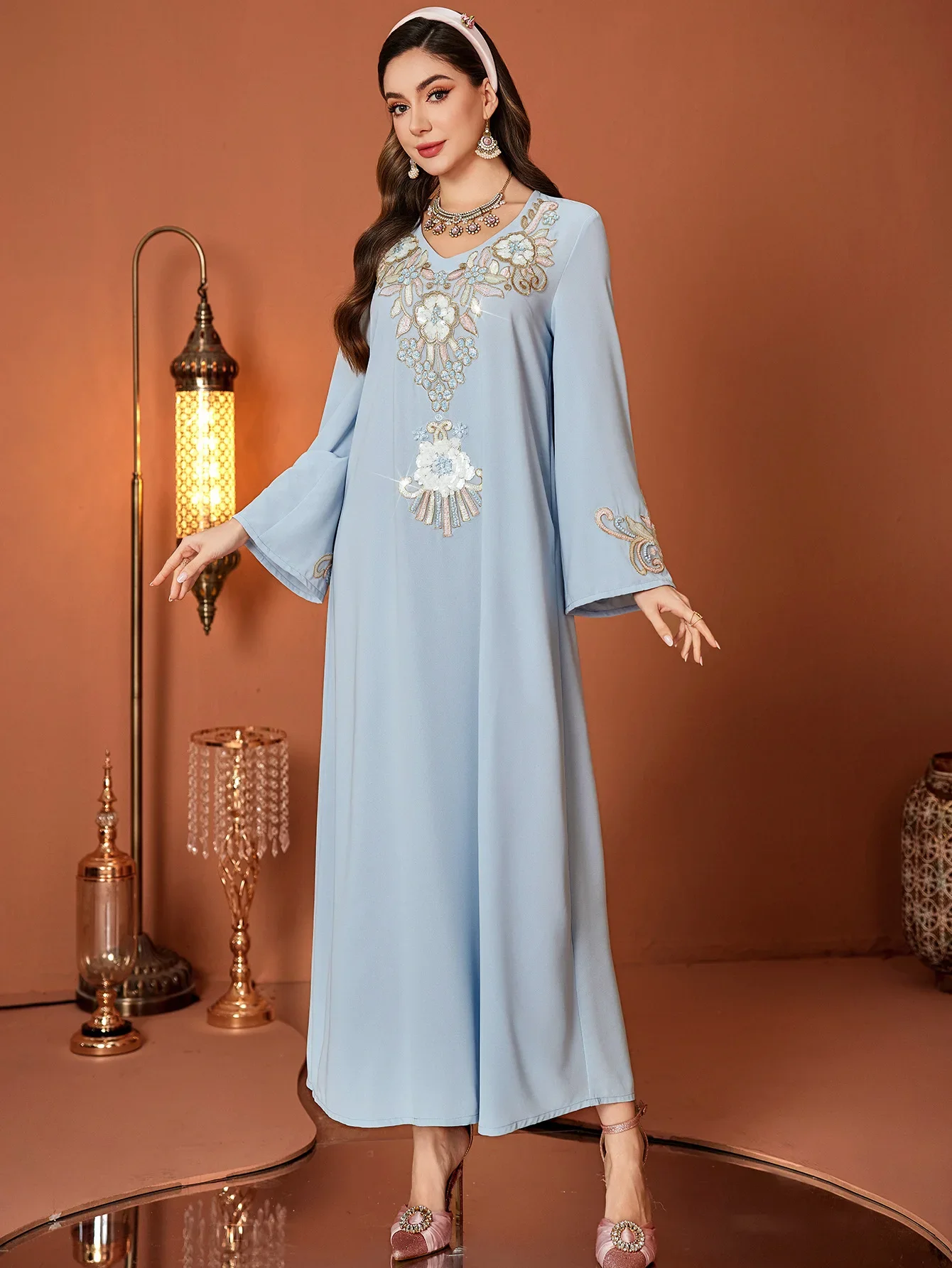 

Мусульманское платье Ид, женское длинное платье Абая с цветочной вышивкой, Vestidos Largos, вечерние кафтан Джалабия, Рамадан, Дубай, длинный халат 2026