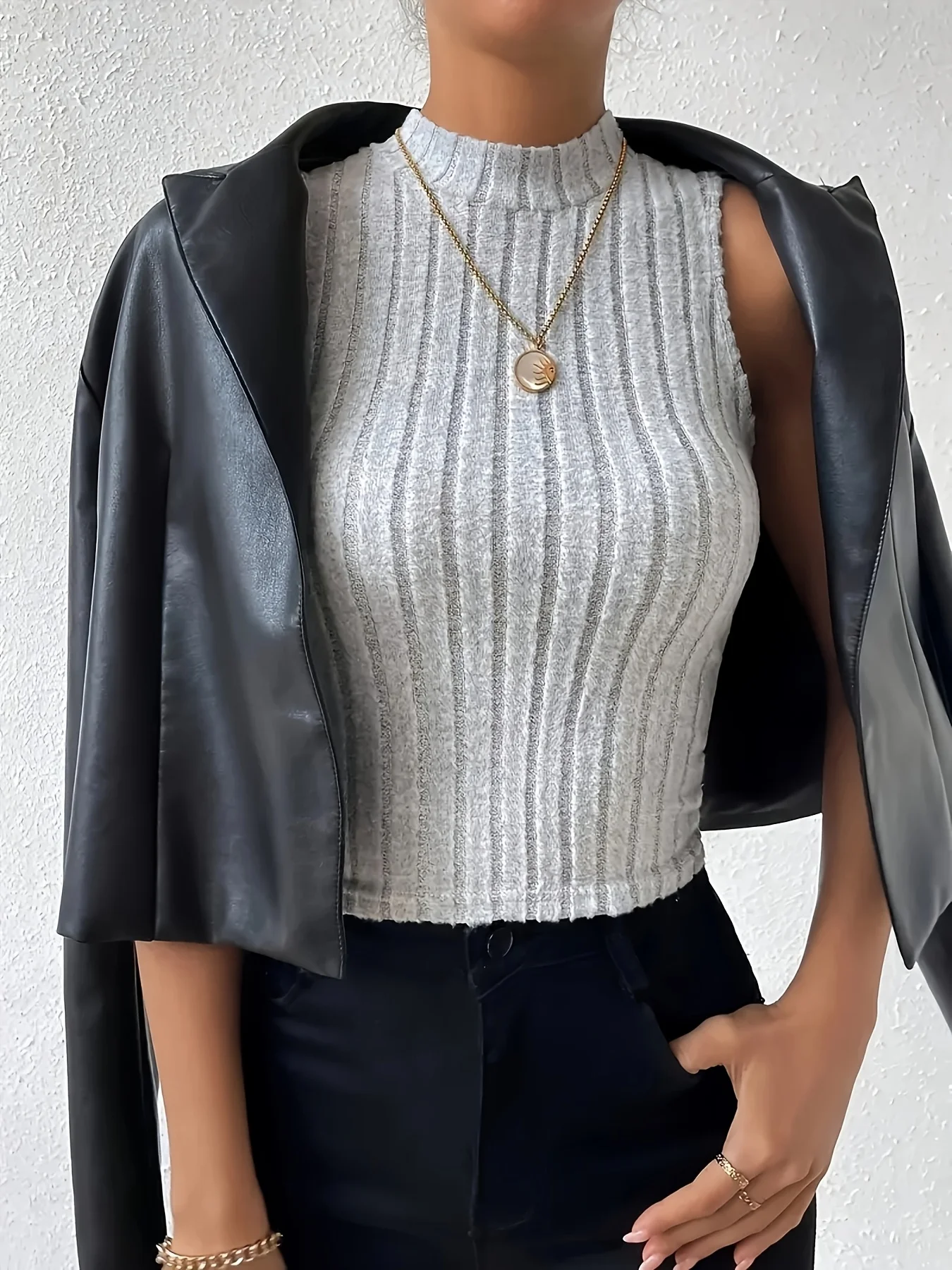 Women's Sleeveless round Neck Casual Vest Fashionable New Style Comfortable Fit for Various Occasions