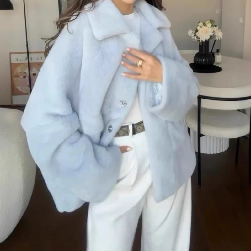 Autumn and Winter Temperament High-End Feeling Soft and Sticky Short Sweet Causal Loose and Furry Coat
