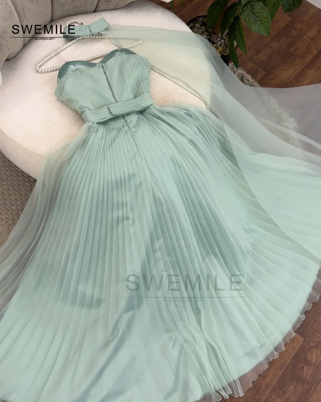 SWEMILE A-Line Sweetheart Floor-Length Evening Dress Band Zipper Up Ruffle Dresses For Special Events Sleeveless Dresses