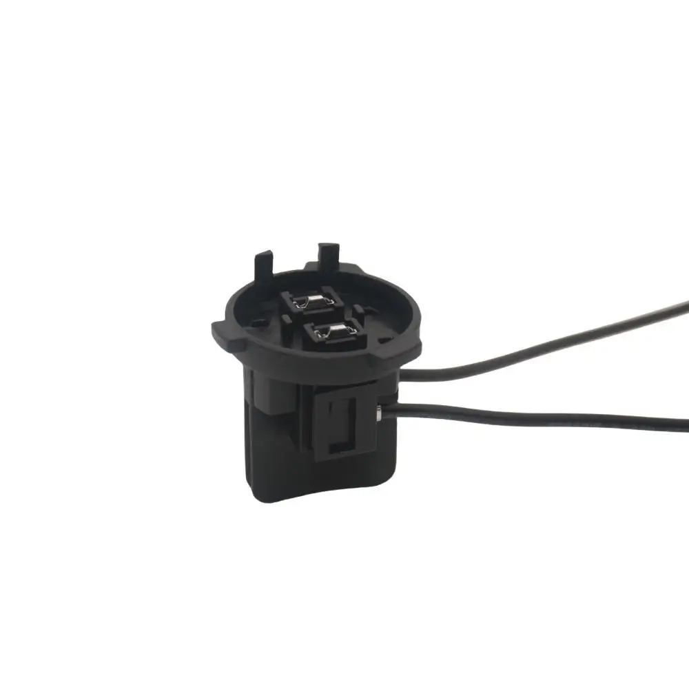 

Для автомобилей Volkswagen Lamando, Lavida, POLO, Touran, Sagitar: цоколь лампы дальнего и ближнего света.