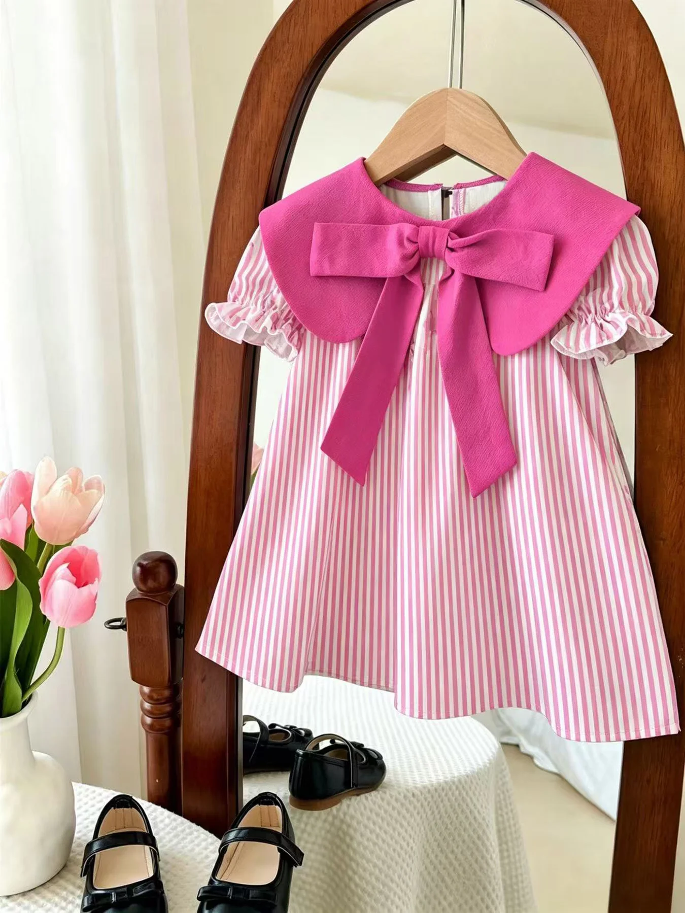 Kinder-Freizeitkleid mit Rundhalsausschnitt, Falsk-Kragen, Schleife, Karomuster und kurzen Ärmeln – Detail 11