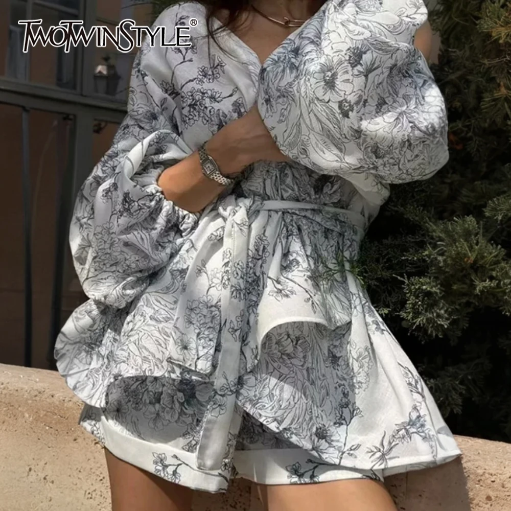 

TWOTWINSTYLE Hit Color Loose Two Piece Set for Women V Neck Long Sleeve Top High Waist Shorts Female Fashion Style