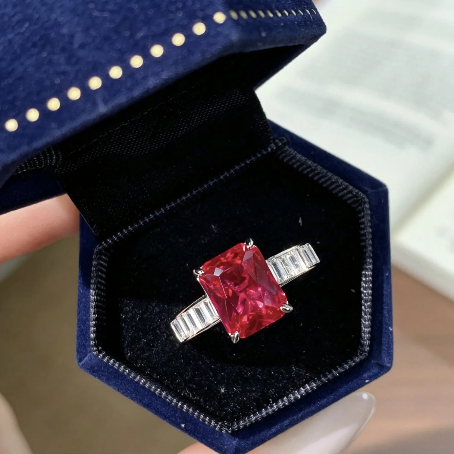 Hot-selling luxury light-weight high-end ring featuring a large blue sapphire in an exaggerated rectangular shape.