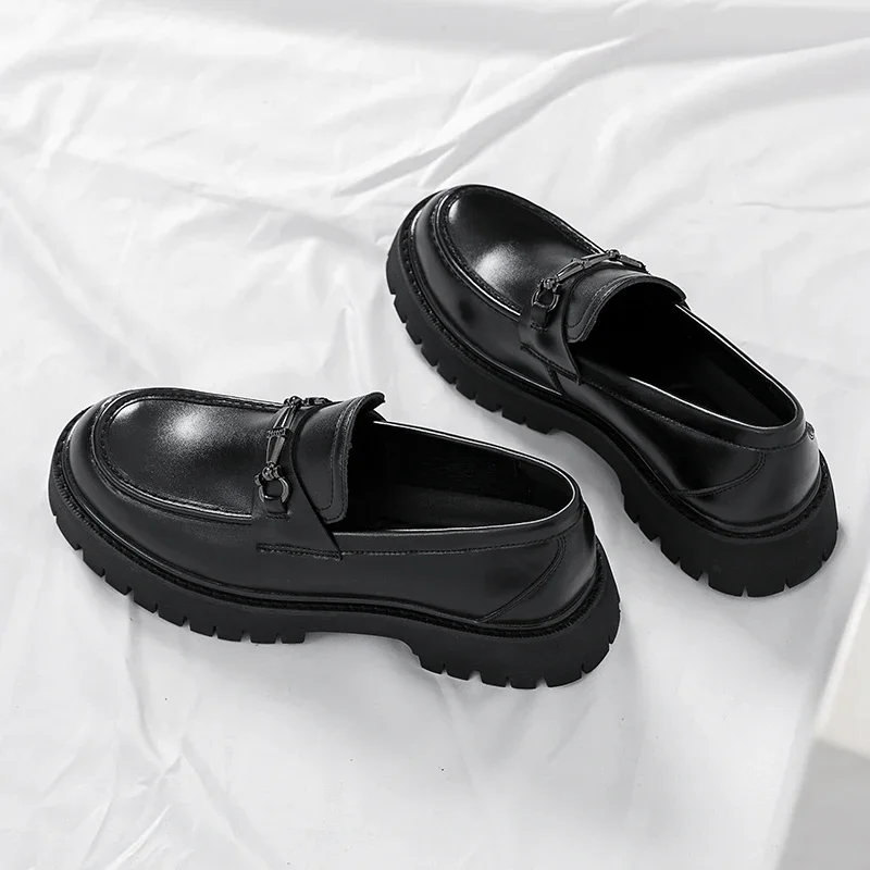 أحذية رجالية من البولي يوريثان برأس مستدير ونعل سميك مريح وغير قابل للانزلاق بإبزيم معدني للديكور كلاسيكي للأعمال الرسمية للرجال