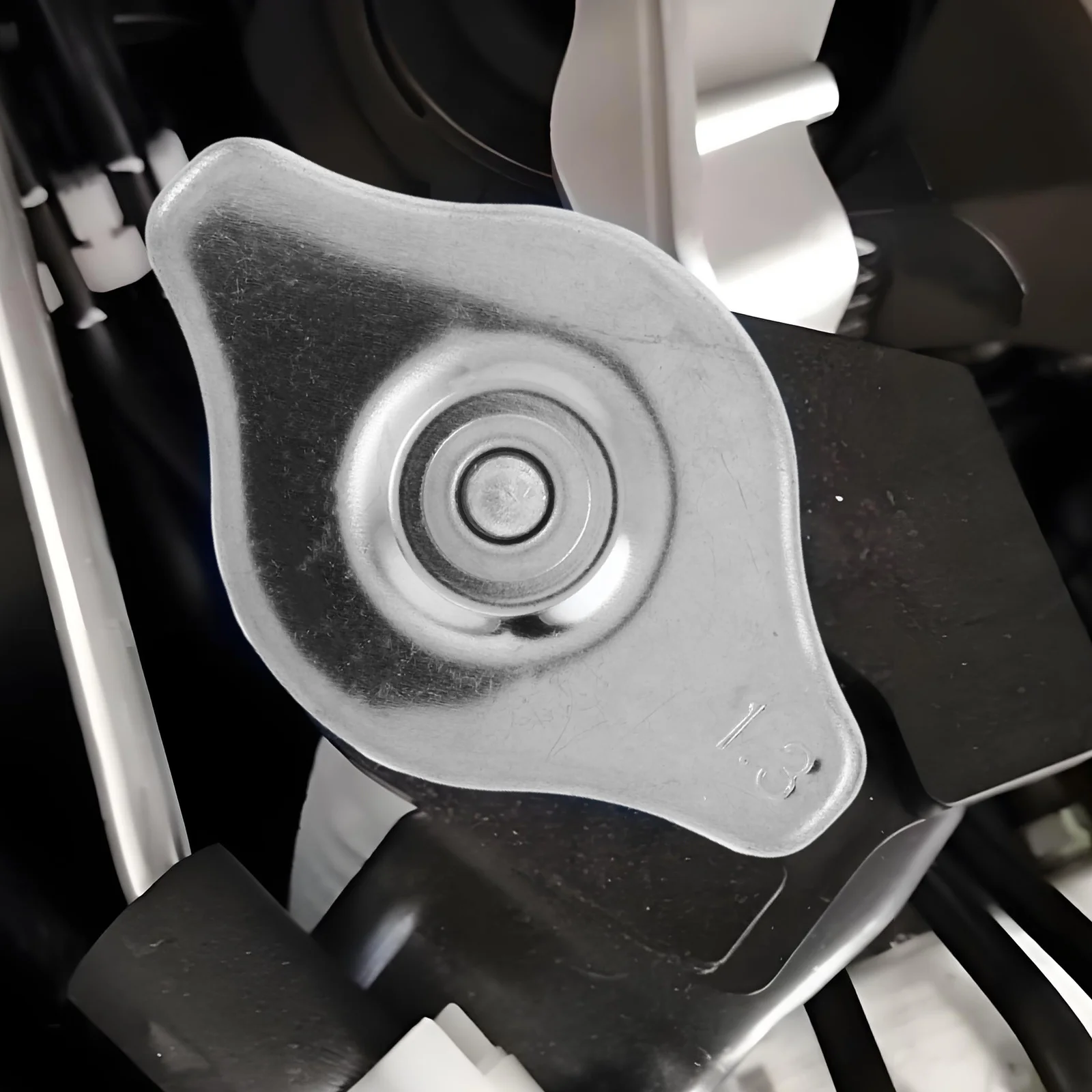 

Stainless Steel Radiator Cap High Pressure Coolant Reservoir Cover Universal Engine Seal Replacement Durable Rustproof