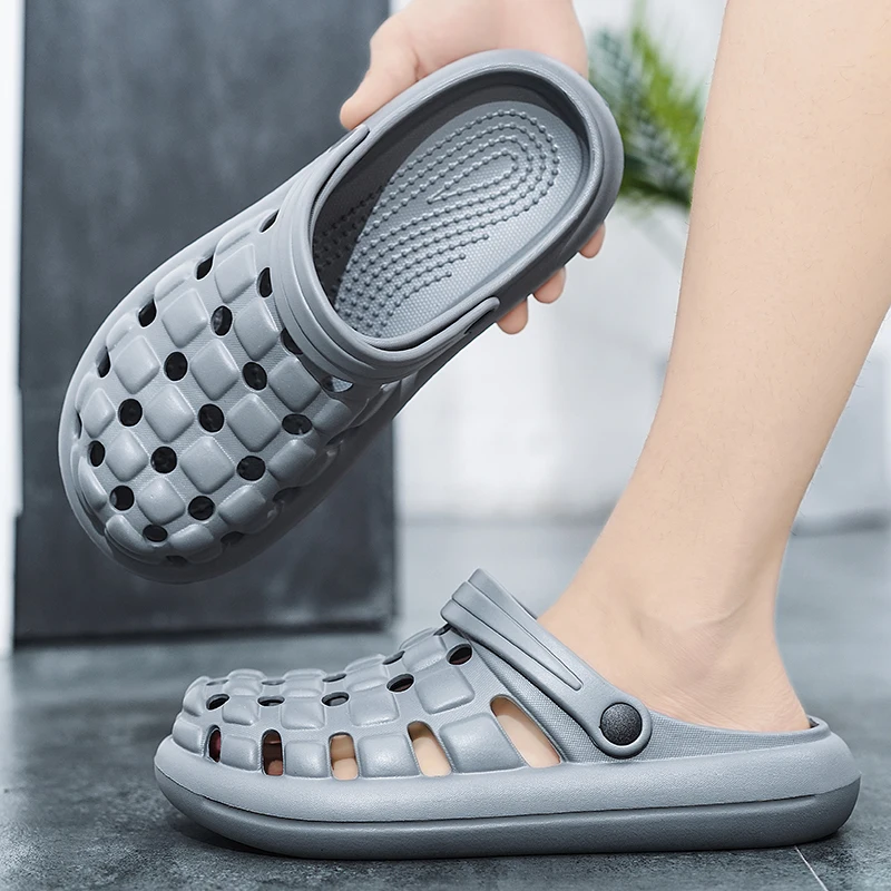 2023 Summer Men's Garden Clogs Slip On Breathable Cool Beach Sandals Lightweight Soft Summer Slippers For Men Plus Size 38-45