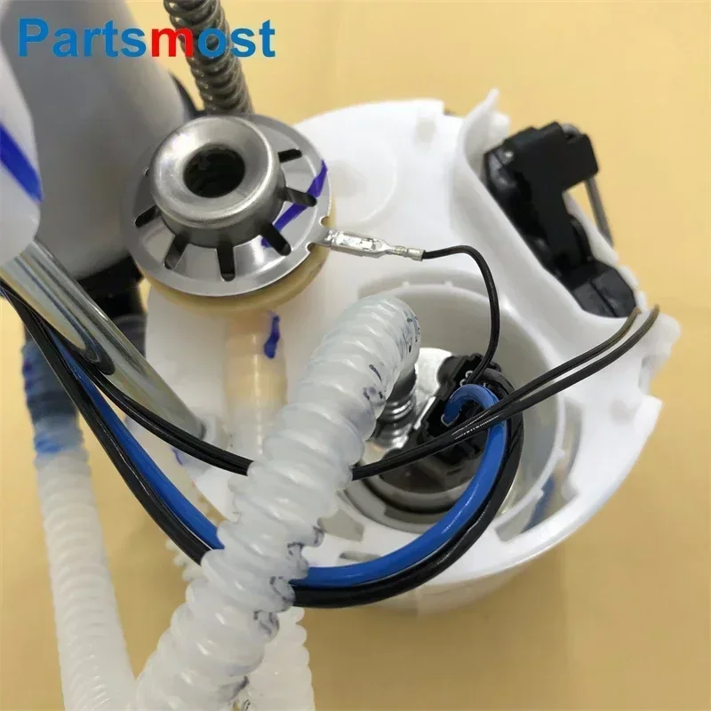 16117243975 0580200330 2.0 3.0 Modul Unit Pengiriman Tingkat Bahan Bakar Bensin untuk BMW 1 2 3 F20 F22 F30 F32 F80 Rakitan Pompa Bahan Bakar Bosch