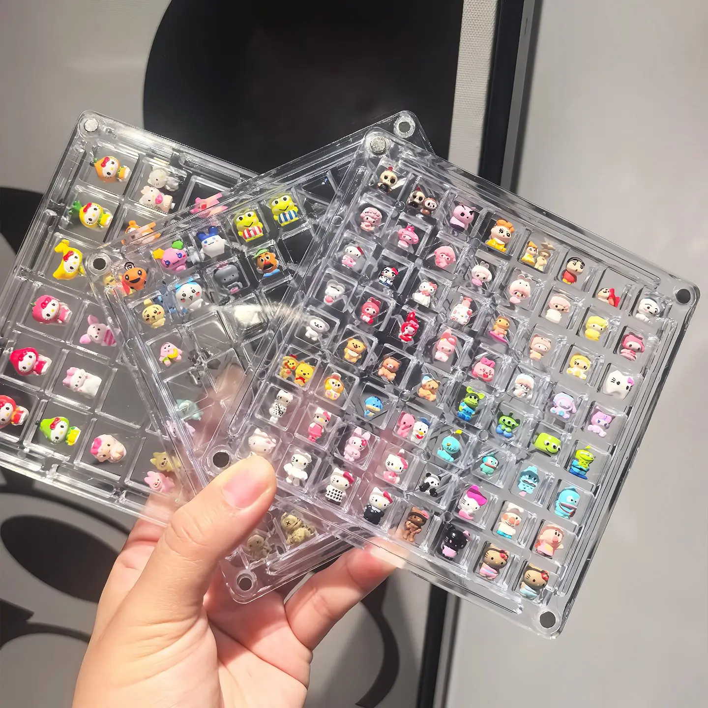 Acrylic Transparent Storage Box, Multi-grid Sealed, Moisture-proof and Dust-proof Hand-made Jewelry Display Decoration Ornaments