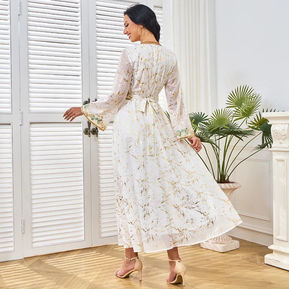 Großhandel Neue Ankunft Elegantes Langarm-Abaya-Kleid mit V-Ausschnitt für Frauen Erwachsene Polyester Vintage-Stil für den Sommer