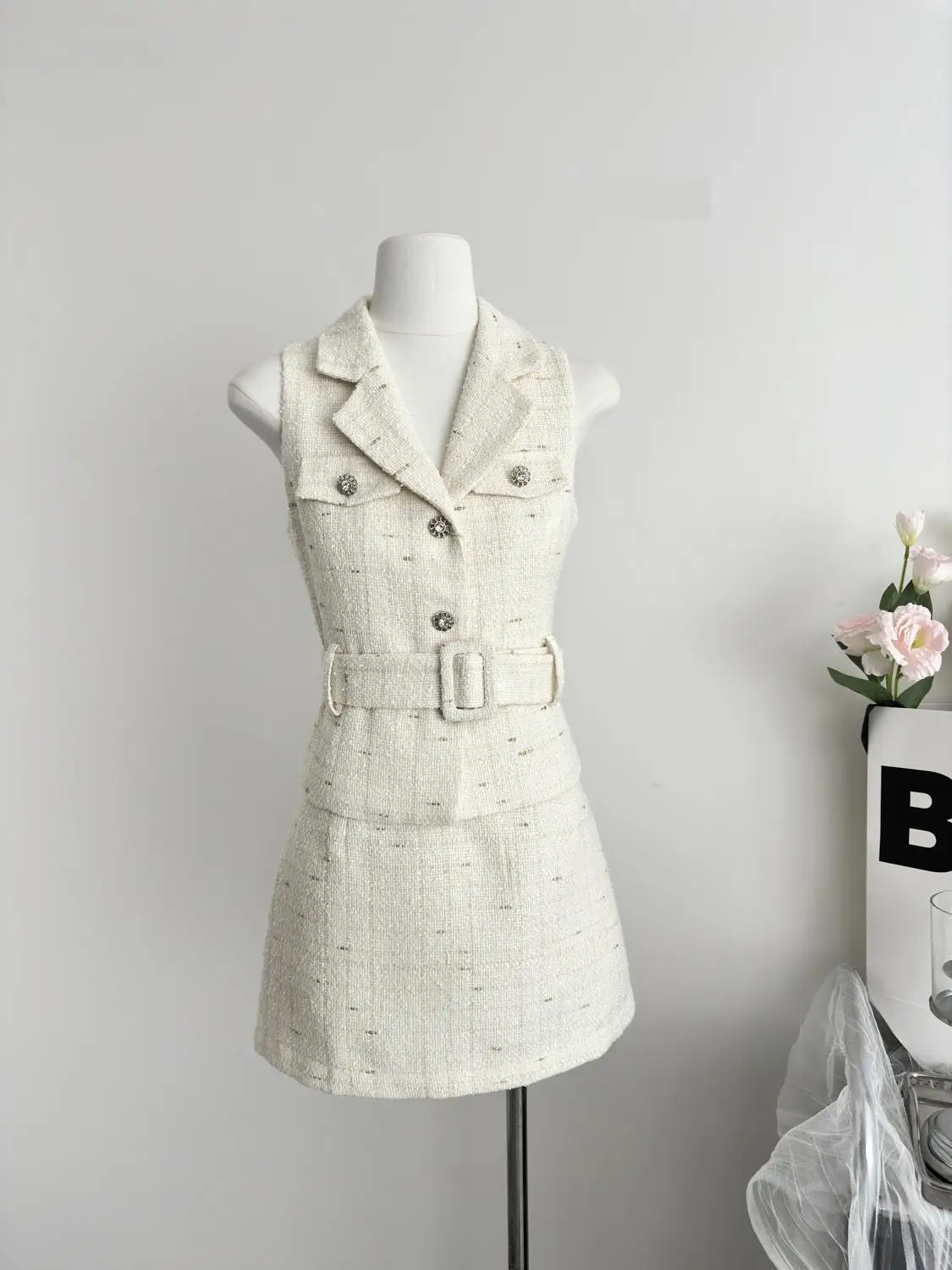 

Женский элегантный твидовый костюм из двух частей с юбкой, женский уличный костюм, жилет, топ с поясом + мини-юбка трапециевидной формы