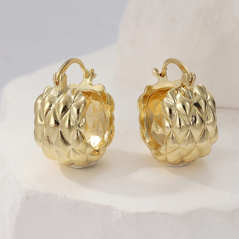 Classic Gold Color Hoops Women's Earrings Metal Hand Carving Geometry Party Daily Wear