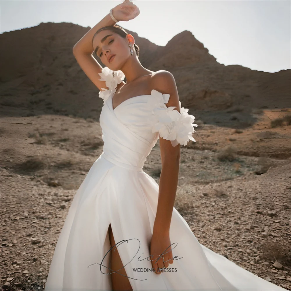 QICHE Moderne Satijn A-lijn Trouwjurken Vrouwen Bloemen Uit De Schouder Hoge Zijsplit Open Rug Vestidos De Noiva Aangepast