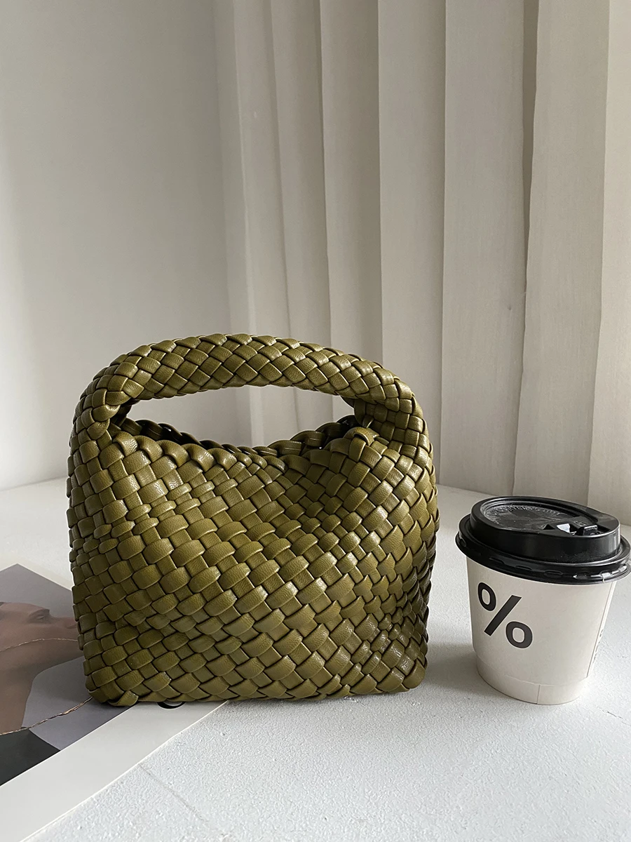 

Handwoven Buet aped oulder Bag for Women Summer 2025 Chain Crossbody Bag Handheld Soft PU Leather Magnetic Bule