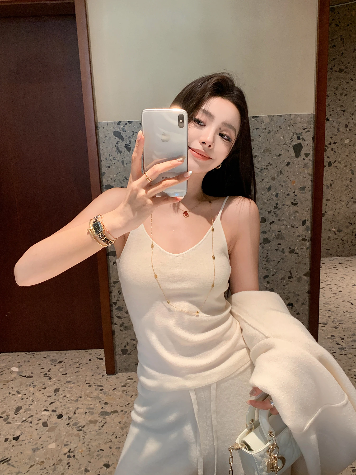 

Adjustable oulder Lilylikes 60S Yangzie 00 Wool V-Ne Vest Inner Wear ible ort Pure Color Women's Faion