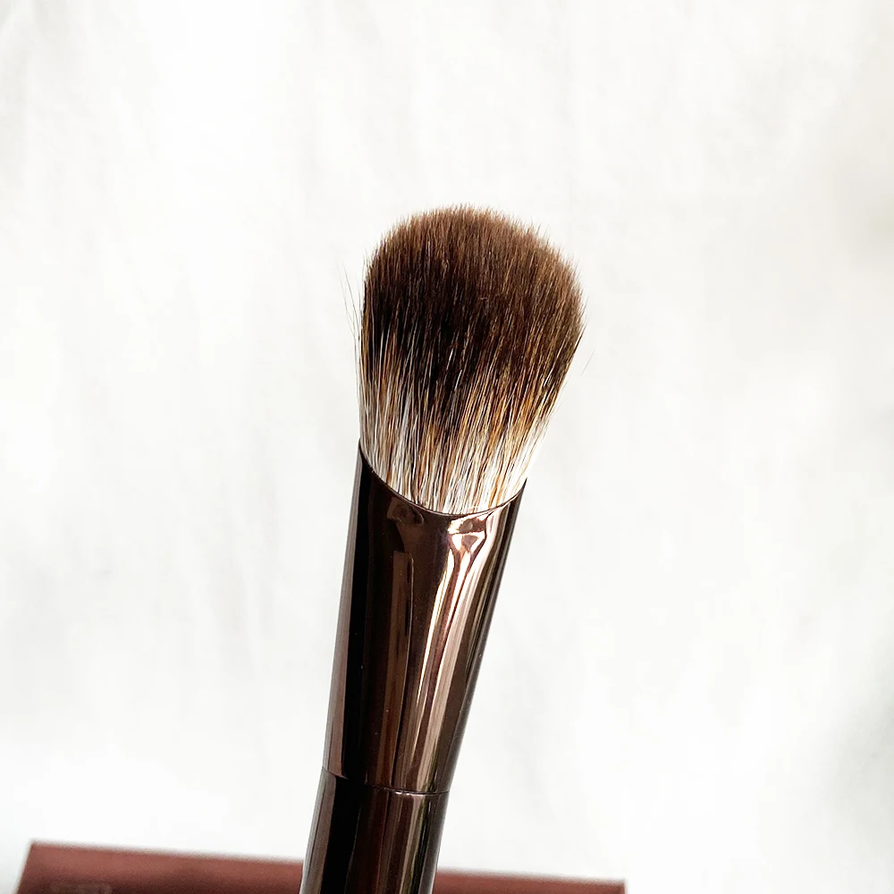 Hourglass Makeup Brush - Flat Blush Brush Natural Bristles Cosmetic Brush for Powder Bronzer Blusher