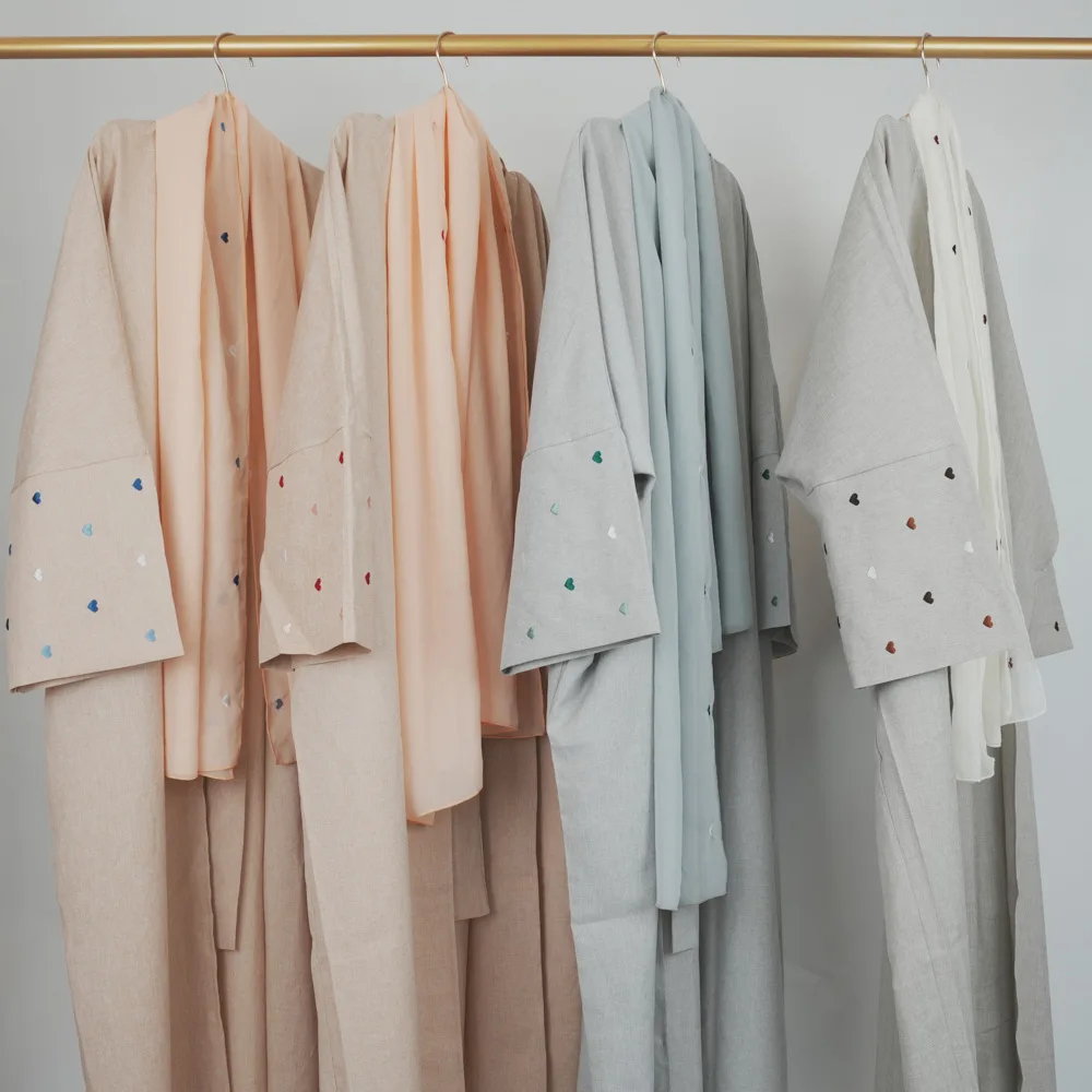 Abaya en lin une pièce pour femme, cardigan ouvert avec broderie cœur, manches chauve-souris, Hijab en mousseline de soie, vêtements d'extérieur Eid, 2024