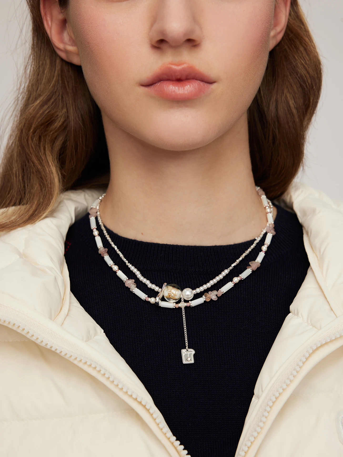 collar-de-piedras-naturales-livetolead-diseno-original-estilo-Unico-accesorio-de-moda-joyeria-de-tendencia