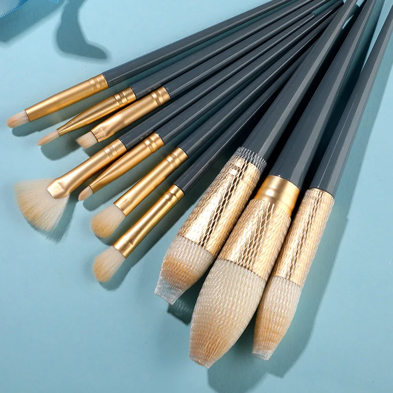 10 PCS Makeup Brushes Set Women Cheap Soft Blush FoundationBlending Concealer Eye Shadow Brush New Rare Beauty Tools Accessories