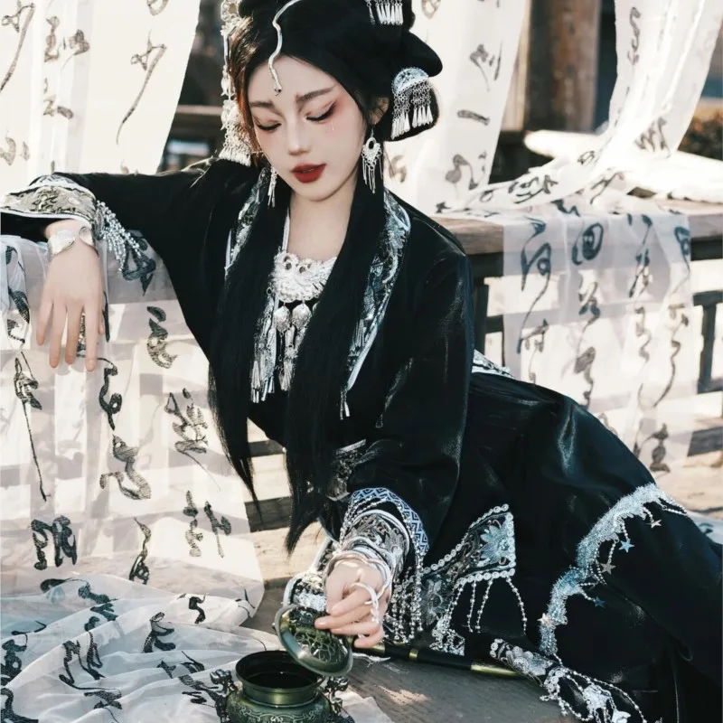 Mädchenkostüme, weibliche schwarze ethnische exotische Reisefotografie-Show