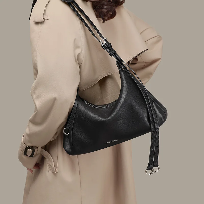 2026 New Senior Sense Women Bag Autumn/Winter Genuine Leather Shoulder Bag Large Capacity Simple Fashion Commuter Crossbody Bag