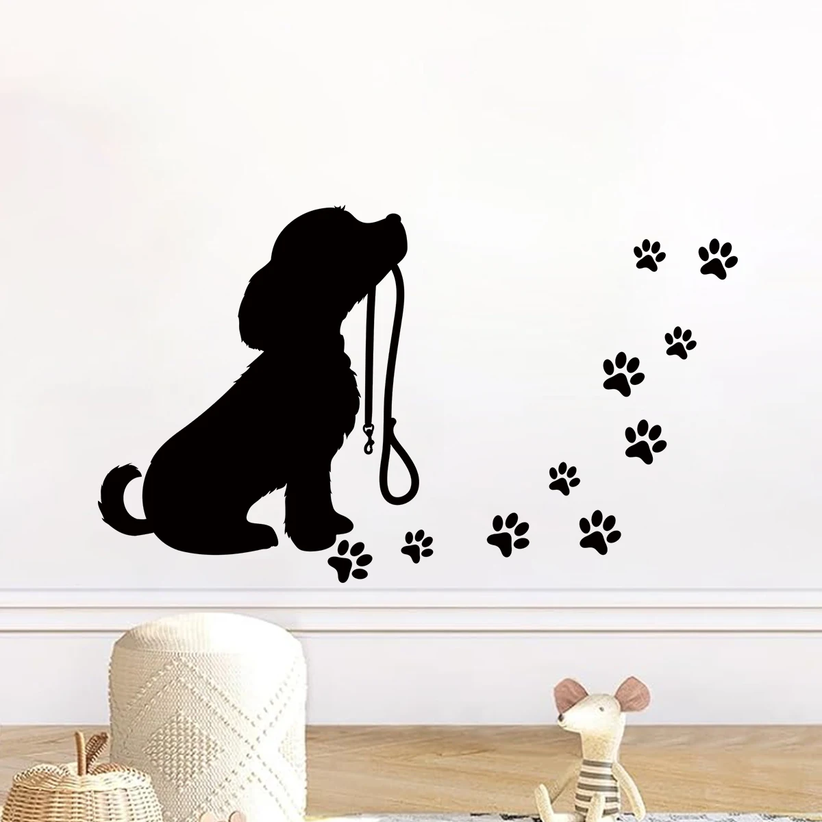 1Pc Śliczny czekający pies i ślady Naklejki ścienne do pokoju dziecięcego Tło Dekoracja sypialni Naklejki ścienne Living Home Decor