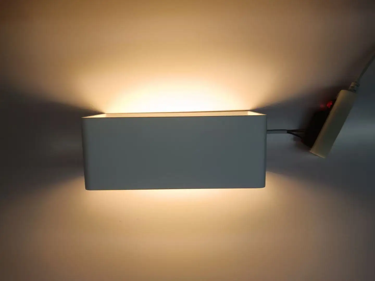 

Indoor LED Wall Lamp AC110V- 220V LED Luminaire Aisle Square Wall Sconce Bedroom LED Wall Lights White/Black Color